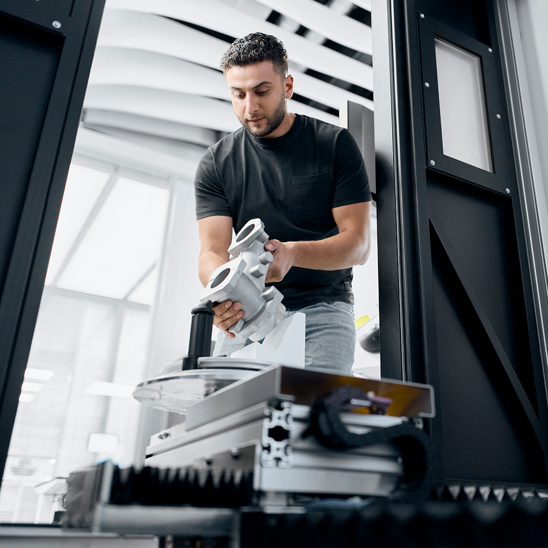 2D and 3D X-Ray Solutions for defect detection and checks of internal and external dimensions 