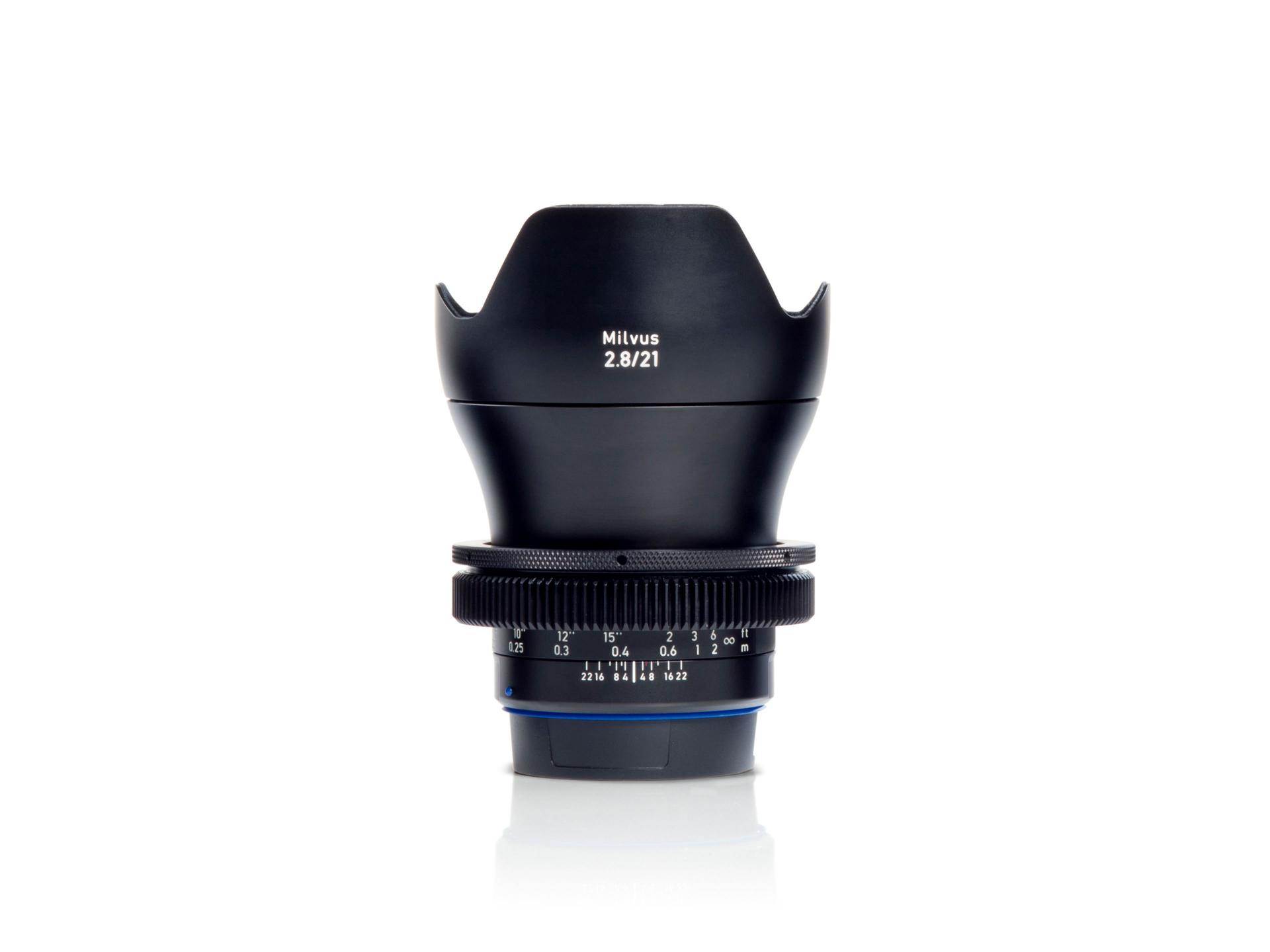 Black ZEISS Milvus 1.4/50 camera lens with focus and aperture markings, shown against a white background.