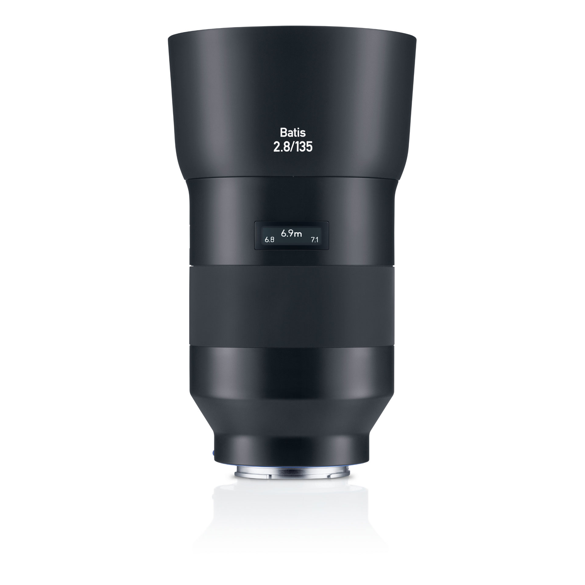 ZEISS Batis 2.8/135 camera lens shown in a front-facing view with a digital distance scale display.