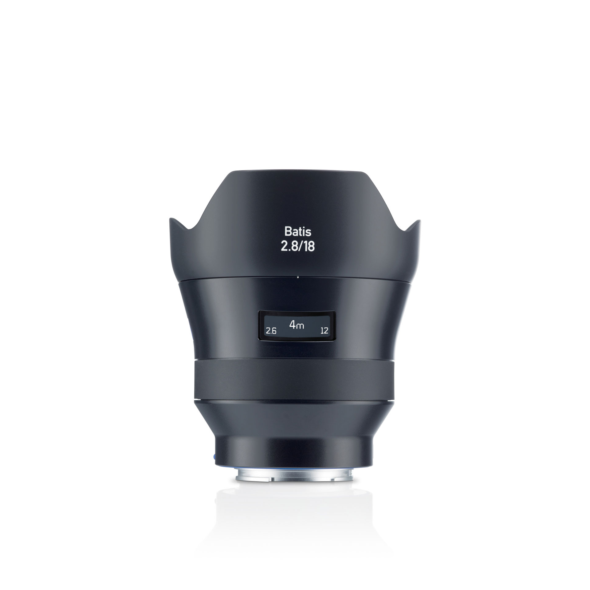 Front view of a ZEISS Batis 2.8/18 wide-angle camera lens with an OLED display showing focus distance.