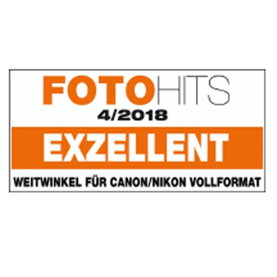 Award badge from FOTOHITS magazine issue 4/2018 rating a wide-angle lens for Canon/Nikon full-frame cameras as "EXZELLENT".