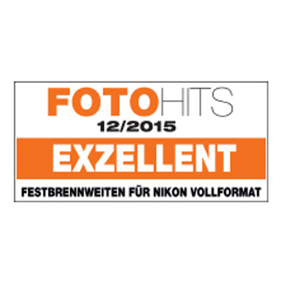Award badge from FOTO HITS magazine (12/2015) rating ZEISS prime lenses for Nikon full-frame cameras as "EXZELLENT".