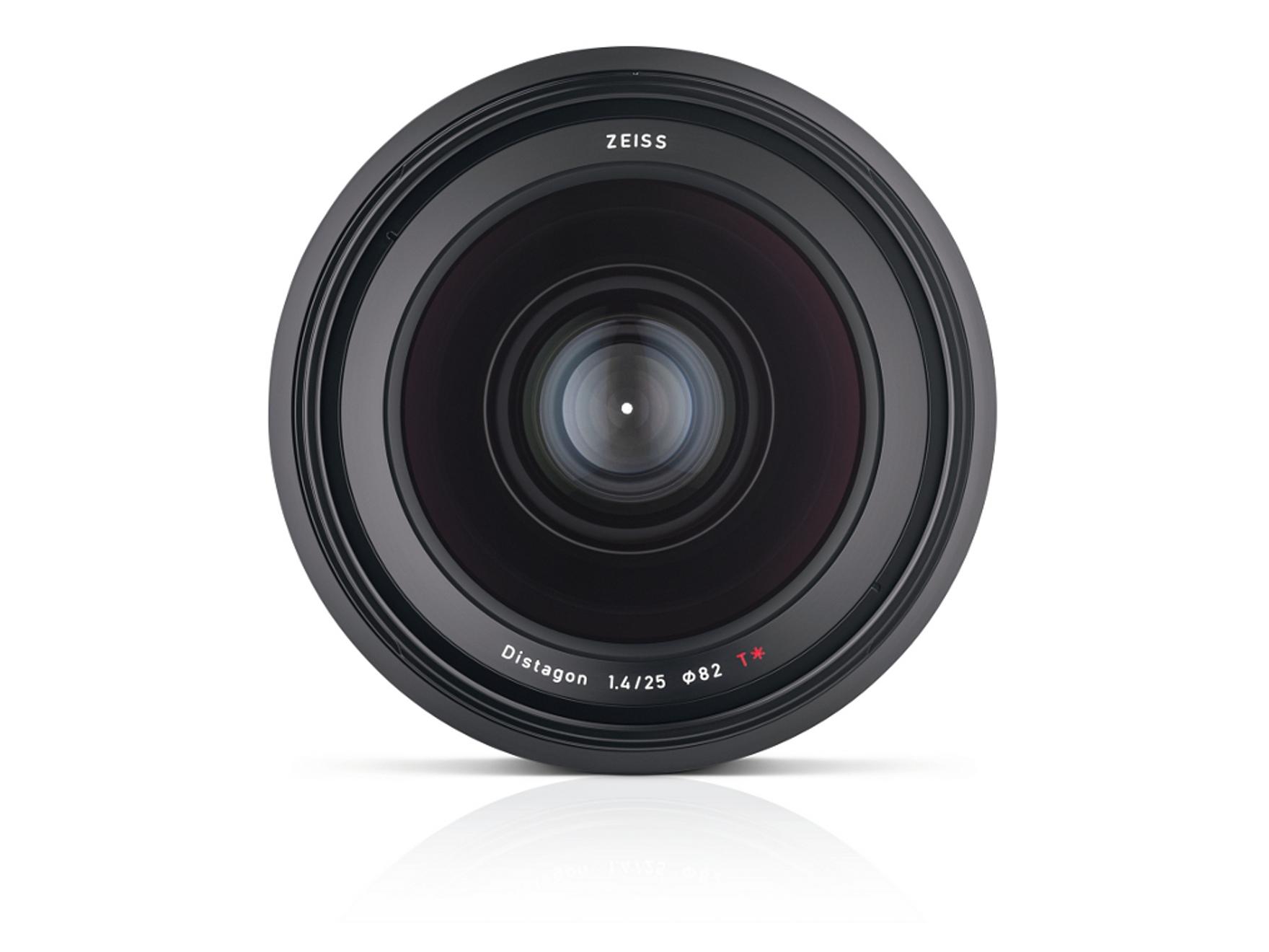 Front view of a ZEISS Distagon 1.4/25 camera lens with visible branding and lens specifications.