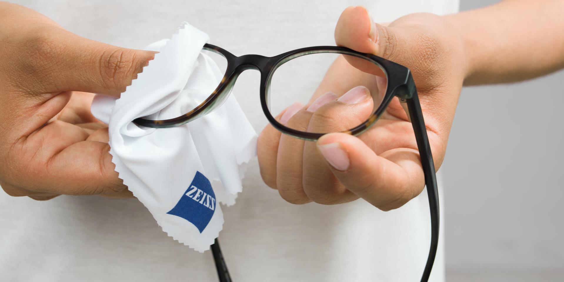 How to outlet clean glasses lens